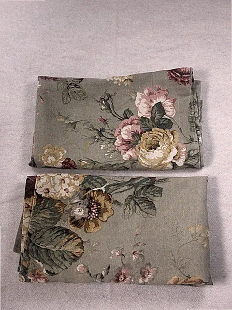 Vtg Dan River Pillow Shams Floral Green With Roses Cotton Polyester Blend Pair